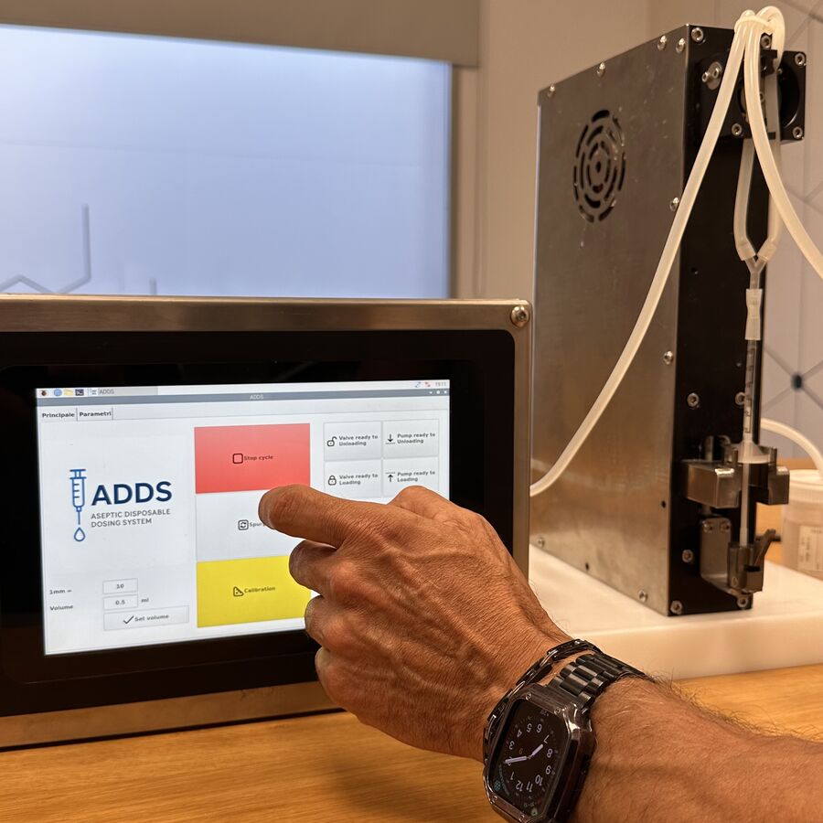 Operator using the ADDS touchscreen control software